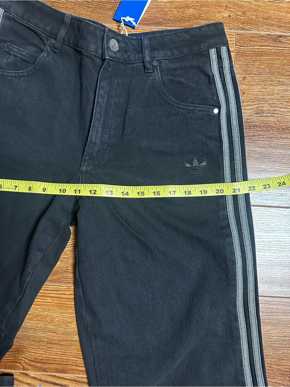 New adidas Originals Women's High-Rise Wide Leg Denim Pants Sz. 27x32